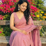 Women's Saree with Embroidered Blouse Piece